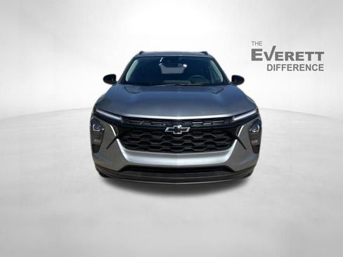 New 2026 Chevrolet Trax LT w/ Driver Confidence Package FWD image 2