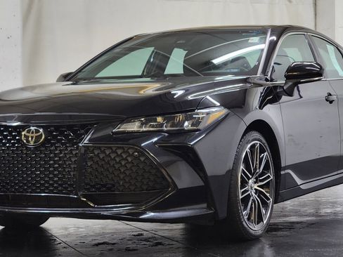 Used 2020 Toyota Avalon XSE image 10