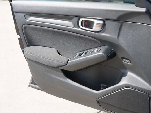 Used 2025 Honda Civic Sport image 16