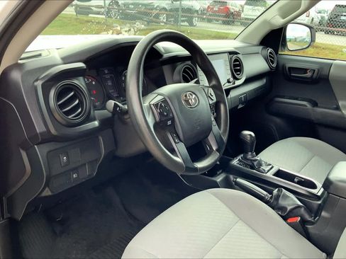 Used 2020 Toyota Tacoma SR AWD/4WD image 15