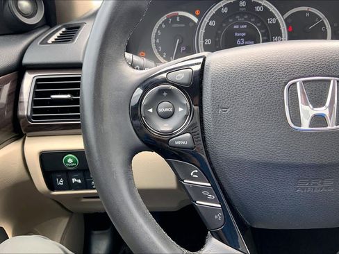 Used 2016 Honda Accord Touring image 24