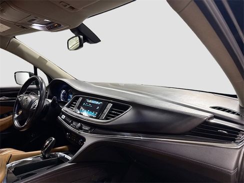 Used 2019 Buick Enclave Essence image 29