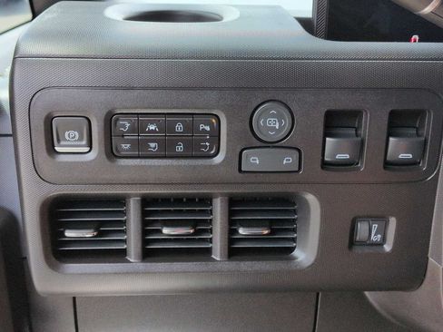 Used 2023 Chevrolet Brightdrop 600 w/ Active Safety Package 2 AWD/4WD image 20