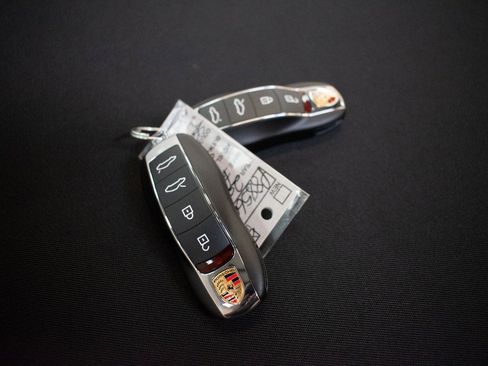 Certified 2025 Porsche 718 Boxster Spyder RS image 34