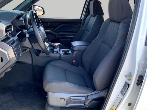 Used 2025 Toyota 4Runner SR5 AWD/4WD image 8
