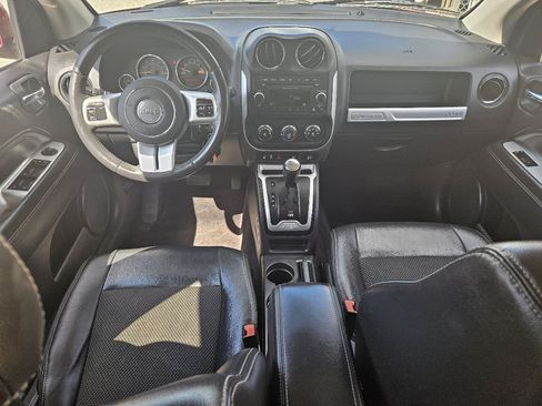 Used 2017 Jeep Compass Latitude AWD/4WD image 30