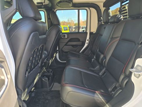 Used 2021 Jeep Gladiator Rubicon image 10