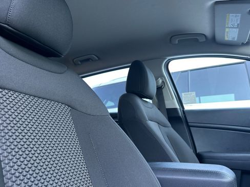 Used 2024 Kia Sportage LX image 17