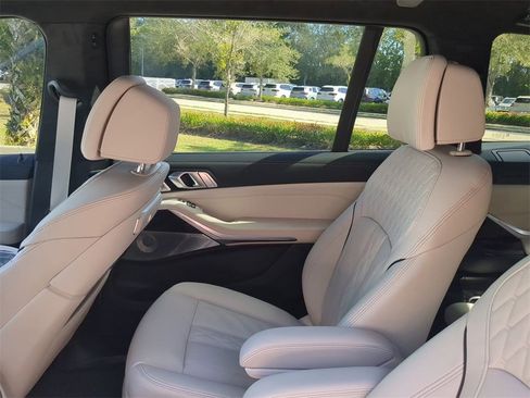 New 2026 BMW X7 M60i image 14