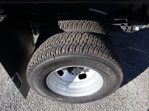 New 2025 Ford F350 XL w/ XL Chrome Package image 11