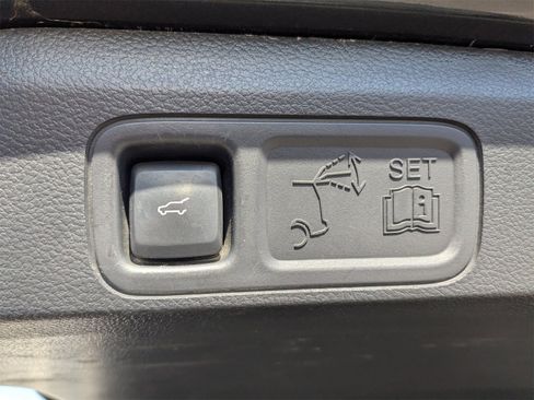 Used 2022 Ford Expedition Max XLT image 14