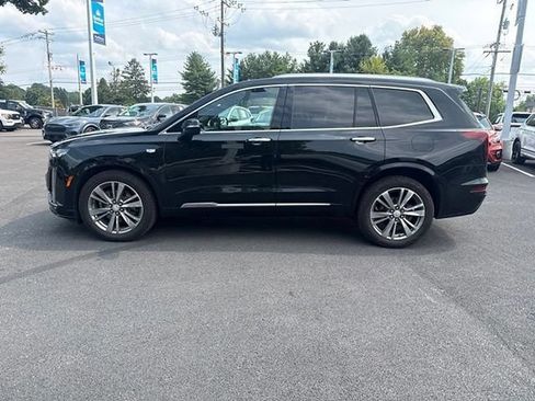 Used 2021 Cadillac XT6 Premium Luxury w/ LPO, Floor Liner Package AWD/4WD image 4