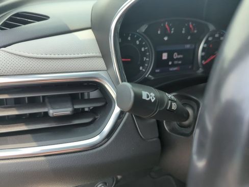 Used 2019 Chevrolet Equinox Premier FWD image 21