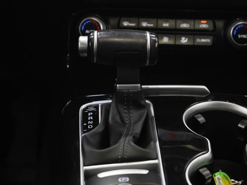 Used 2018 Kia Stinger Premium AWD/4WD image 18