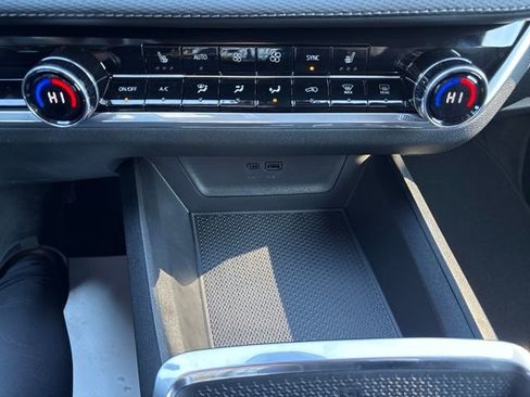 New 2026 Chevrolet Equinox LT w/ Convenience Package II image 18