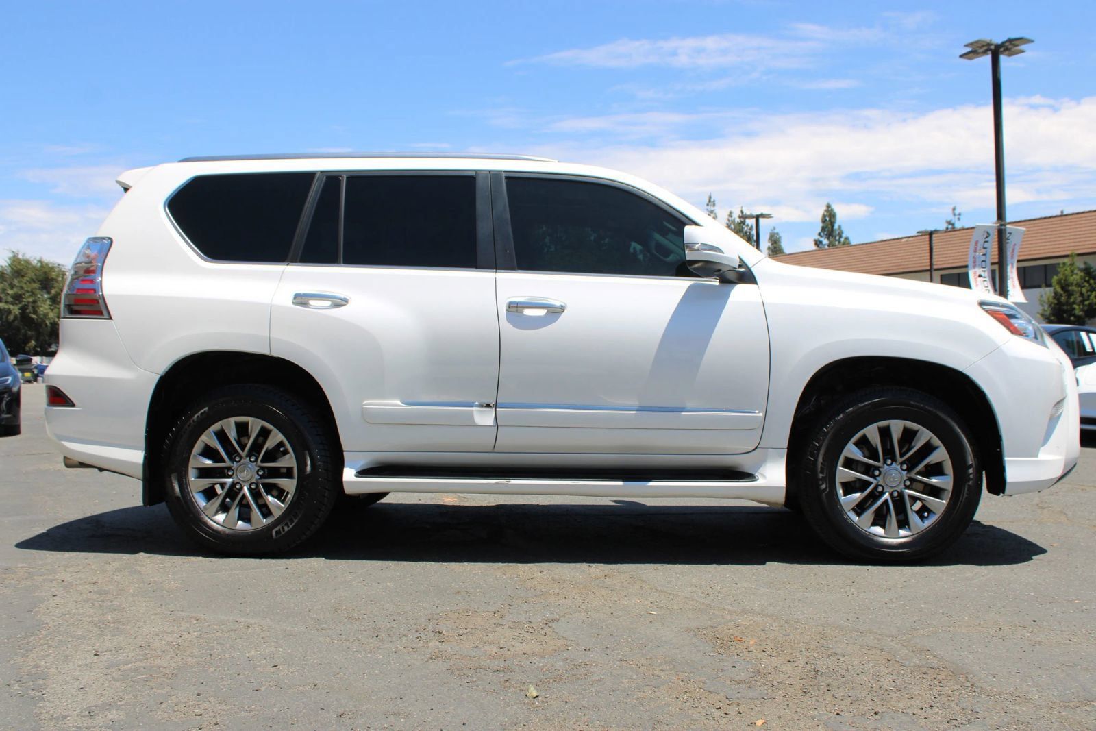 Used 2018 Lexus GX 460 Luxury AWD/4WD image 46
