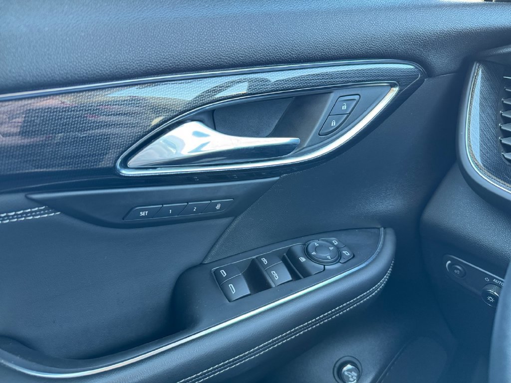 Used 2021 Buick Envision Essence w/ Sport Touring Package AWD/4WD image 11