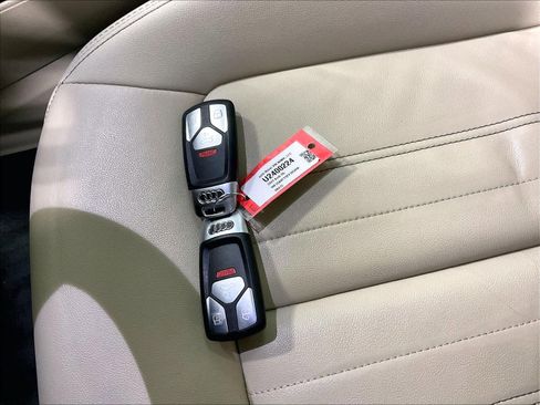 Used 2023 Audi Q5 2.0T Premium w/ Convenience Package image 31