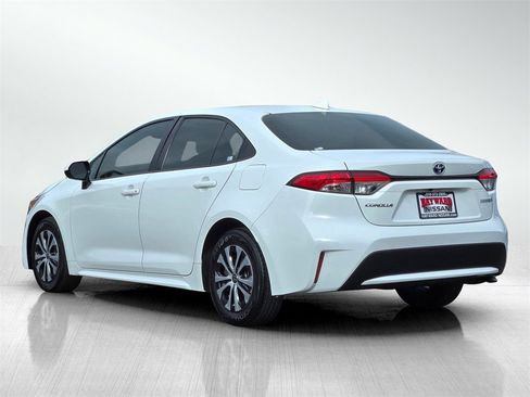 Used 2022 Toyota Corolla LE image 6