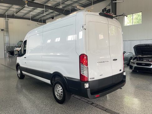 Used 2022 Ford Transit 250 Medium Roof AWD image 23