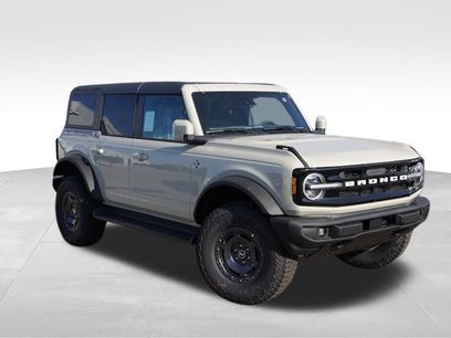 New 2025 Ford Bronco Outer Banks w/ Sasquatch Package