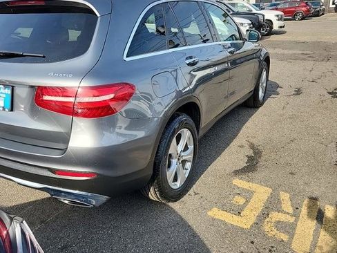 Used 2018 Mercedes-Benz GLC 300 GLC 300 4MATIC SUV image 4