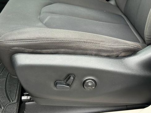 Used 2017 Chrysler Pacifica Touring Plus w/ Tire & Wheel Group image 18