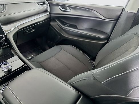 Used 2023 Jeep Grand Cherokee L Laredo w/ Luxury Tech Group I image 33