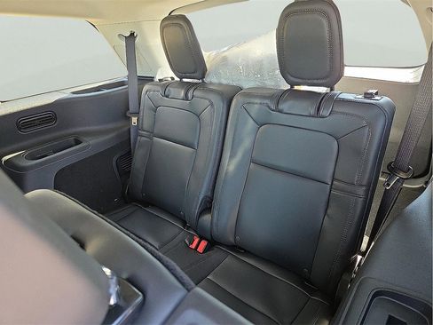 New 2026 Lincoln Aviator Reserve image 9