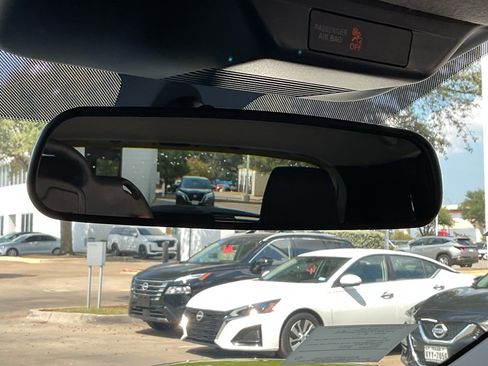 New 2026 Nissan Kicks SR image 27