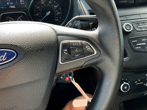 Used 2018 Ford Focus SE image 23