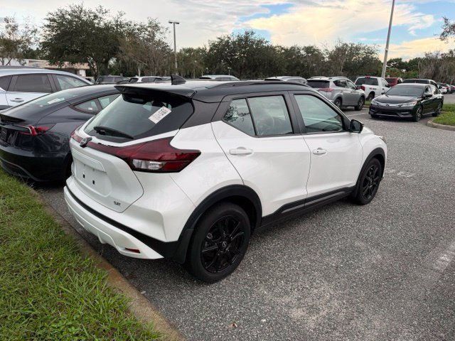 Used 2023 Nissan Kicks SR w/ SR Premium Package FWD image 8