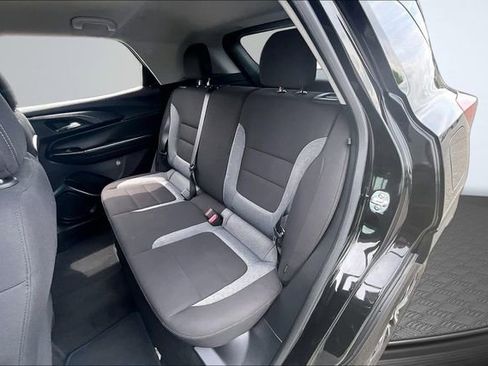 Used 2025 Chevrolet TrailBlazer LT AWD/4WD image 21