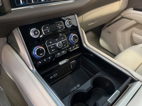 Used 2021 GMC Yukon Denali image 27
