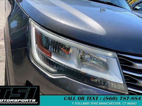 Used 2017 Ford Explorer XLT w/ Equipment Group 202A AWD/4WD image 29