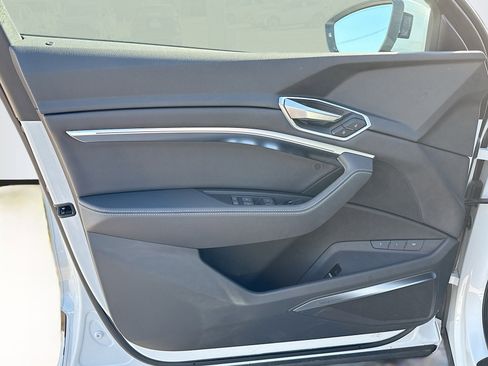 Certified 2024 Audi Q8 e-tron Premium Plus w/ Premium Plus Package image 22