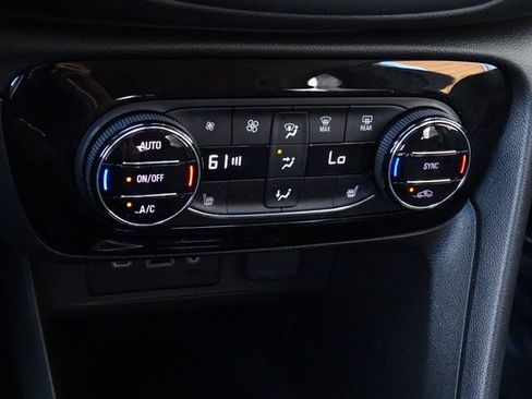 Used 2022 Buick Encore GX Select image 33