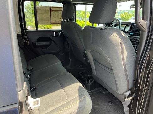 Used 2025 Jeep Wrangler Unlimited Sport AWD/4WD image 24