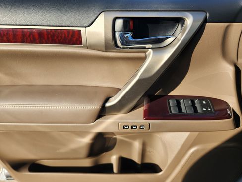 Used 2019 Lexus GX 460 Premium image 31