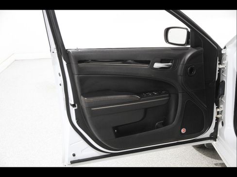 Used 2016 Chrysler 300 S w/ 300S Premium Group image 4