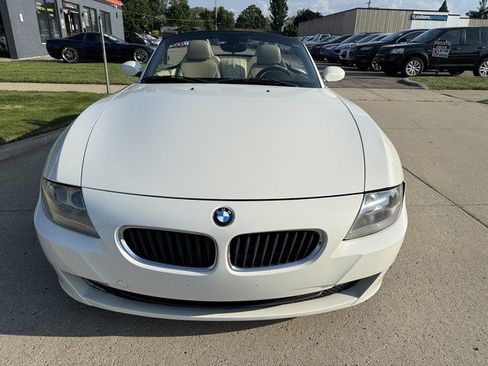 Used 2006 BMW Z4 3.0si RWD image 2