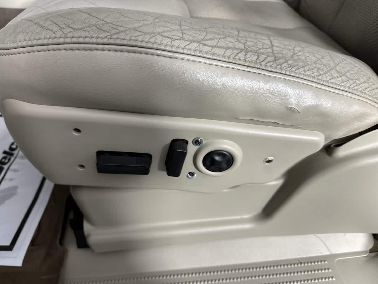 Used 2004 Cadillac Escalade ESV AWD image 12