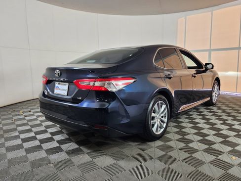Used 2018 Toyota Camry LE image 7
