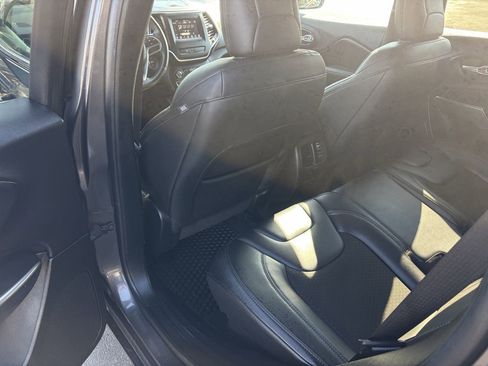 Used 2020 Jeep Cherokee Latitude Plus w/ Cold Weather Group image 19