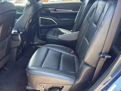 Used 2025 Kia Telluride S AWD/4WD image 14
