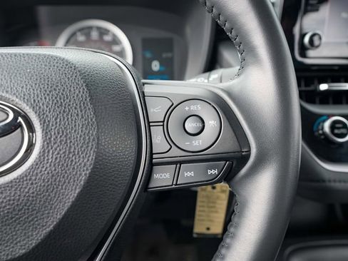 Used 2022 Toyota Corolla SE image 34