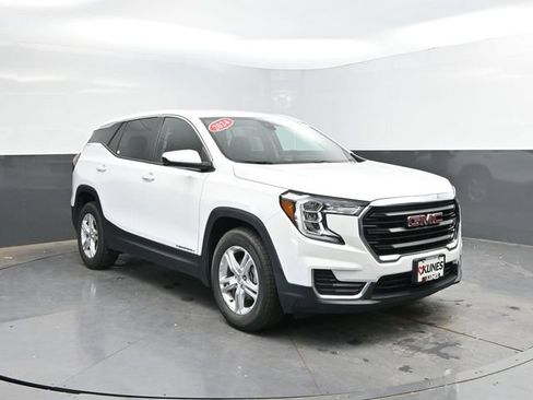 Used 2024 GMC Terrain SLE FWD image 4