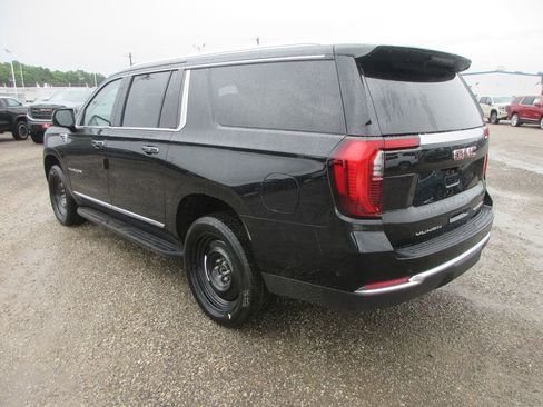 New 2026 GMC Yukon XL Elevation w/ Elevation Premium Package AWD/4WD image 6