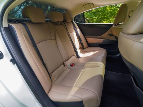 Used 2020 Lexus ES 350 w/ Premium Package FWD image 30