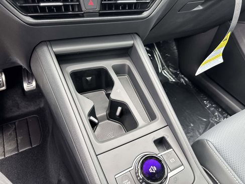 New 2026 Volkswagen Tiguan SE R-Line FWD image 24